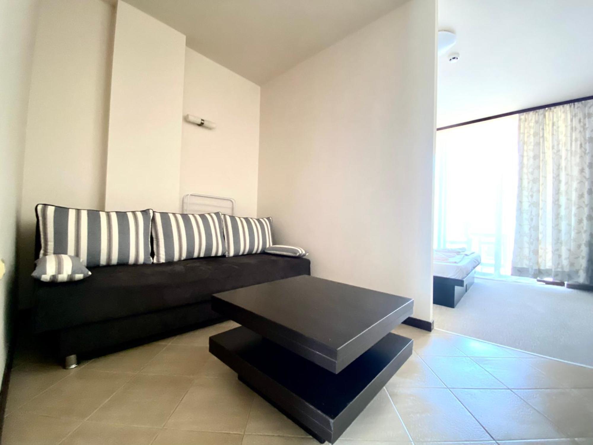 Bratanov Summer Apartment Slântsjev Brjag Rom bilde